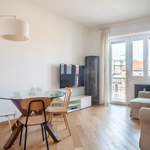 https://elegante-bilocale-in-zona-tortona.italymilanhotels.net